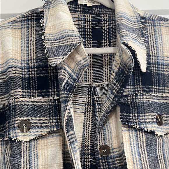 Plaid Frayed Hem Flannel Shacket - Picture 2 of 5